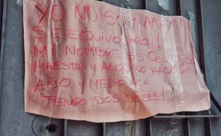 FOTO: El cartel que puso que colgar la víctima de la balacera en Rosario