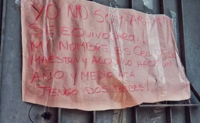 El cartel que puso que colgar la víctima de la balacera en Rosario