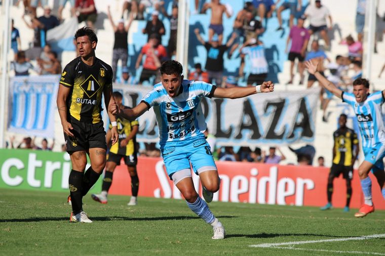 Augusto Berrondo abrió el marcador (Fotos: @ClubARacing)