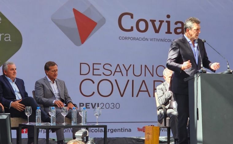 FOTO: Asumen nuevas autoridades en Coviar: anuncios claves para el futuro vitivinícola.
