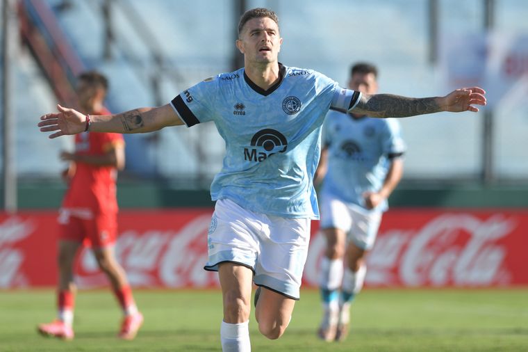 FOTO: Pablo Vegetti se llena la boca de gol en Sarandí.
