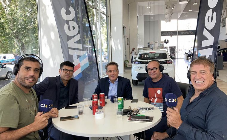 Junto a AVEC, Cadena 3 Rosario entregó un Peugeot 208 0Km a una oyente.