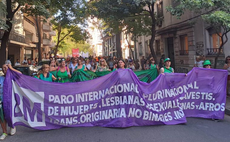 FOTO: Archivo. La marcha del 8M en Rosario en ediciones anteriores. 