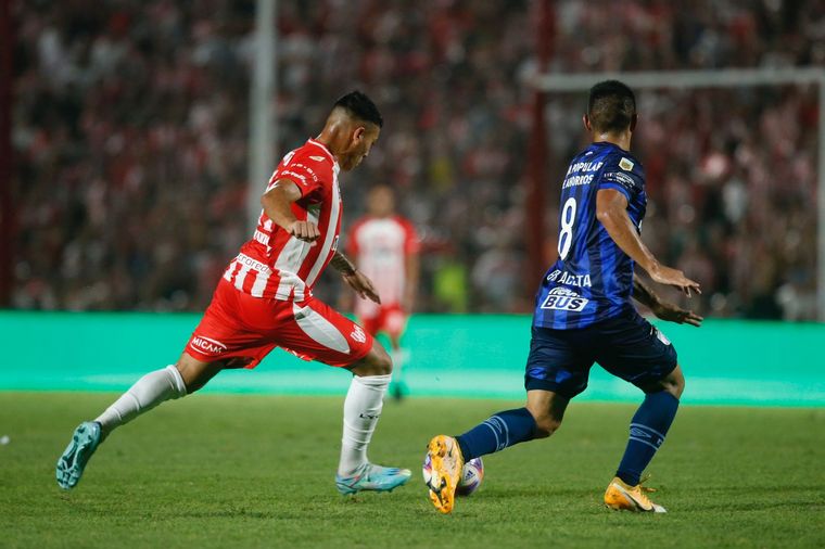 Los números del duelo en Alta Córdoba: con uno menos, Instituto remató más veces