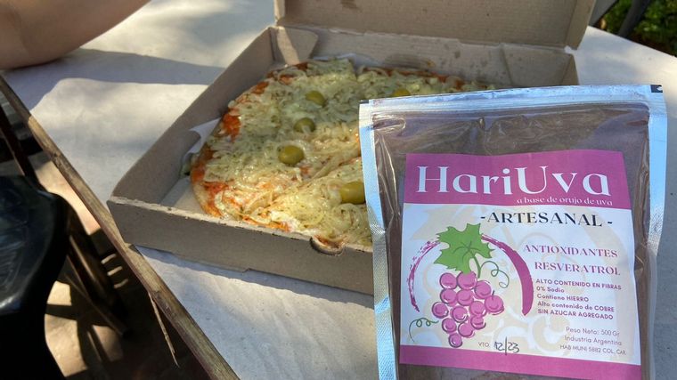 Lorena Londero productora de harina de uva