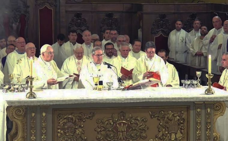 Misa en la Catedral celebrando los 10 años de Francisco como Papa