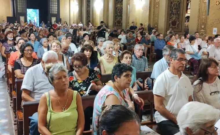 Misa en la Catedral celebrando los 10 años de Francisco como Papa