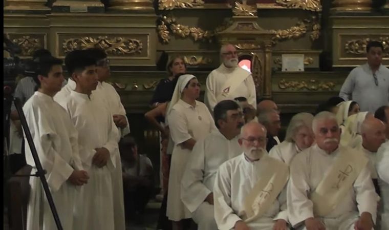 FOTO: Misa en la Catedral celebrando los 10 años de Francisco como Papa