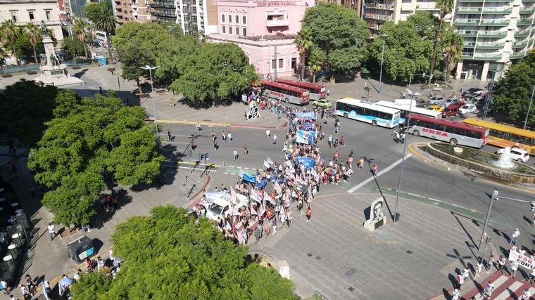 Polo Obrero y otras organizaciones sociales marchan en Córdoba