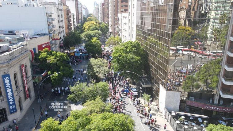Polo Obrero y otras organizaciones sociales marchan en Córdoba