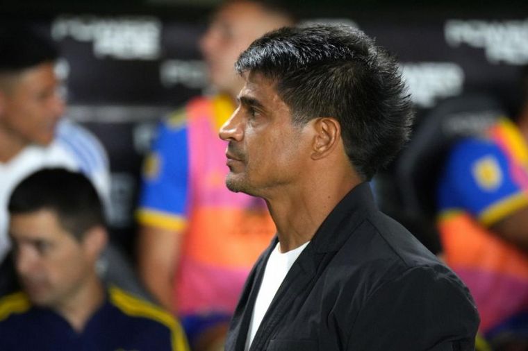 Ibarra se descompuso en la práctica de Boca y fue trasladado a una clínica (Foto: NA)