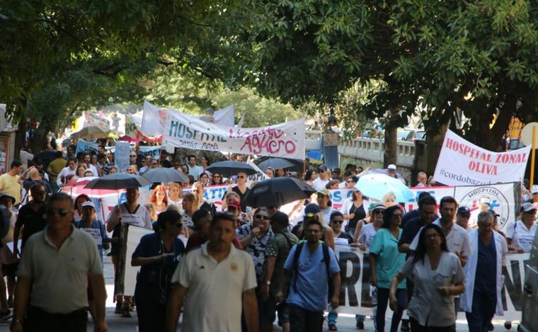 Trabajadores de la Salud pararon y marcharon en Córdoba.