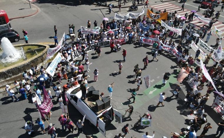Trabajadores de la Salud pararon y marcharon en Córdoba.