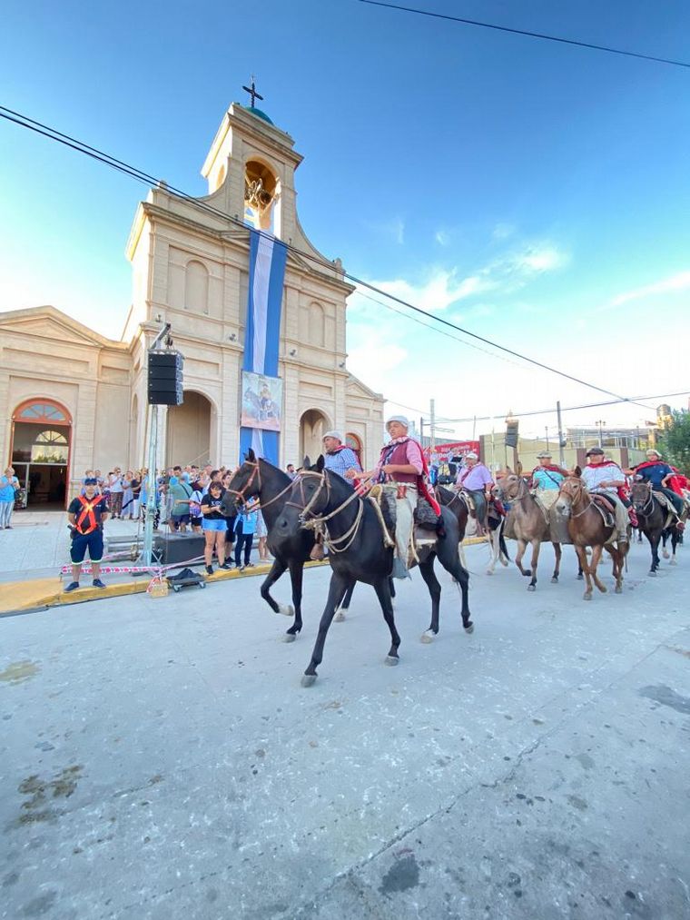 Llegó la Cabalgata Brocheriana para rendir tributo al Cura Santo