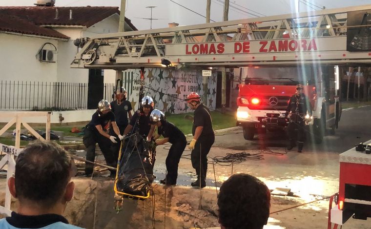 FOTO: Bomberos rescataron el cuerpo (Foto: @alanferraro4)