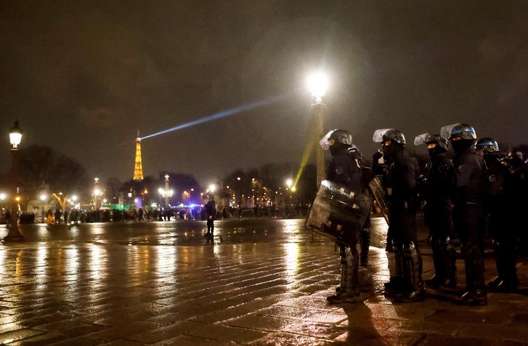 FOTO: Tensión en Francia: se multiplican las protestas contra la reforma jubilatoria