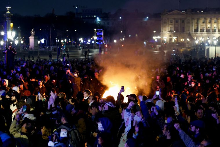 FOTO: Tensión en Francia: se multiplican las protestas contra la reforma jubilatoria