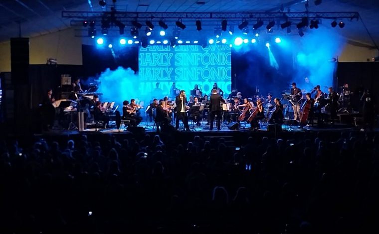 FOTO: La orquesta de Villa María con su show 