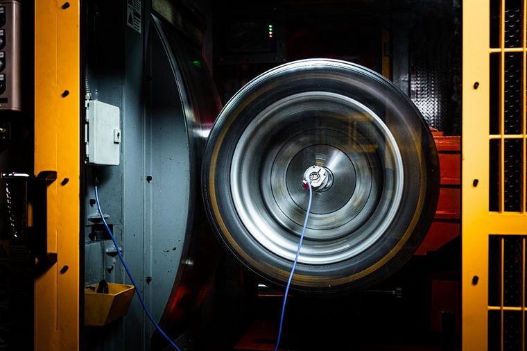 FOTO: Pirelli inicia pruebas de hasta 500 km/h para crear neumáticos aún mas seguros.