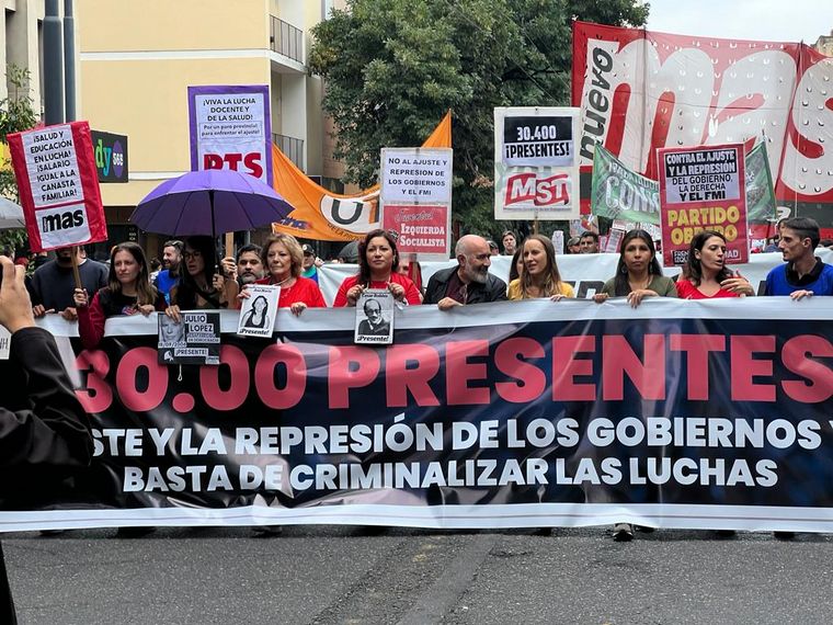 FOTO: Movilización en Córdoba por el Día de la Memoria. 