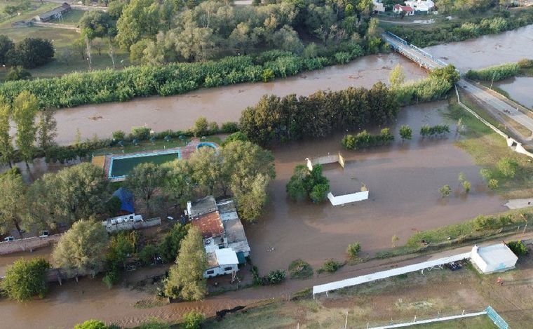 FOTO: El paso del temporal en la localidad cordobesa de La Carlota.