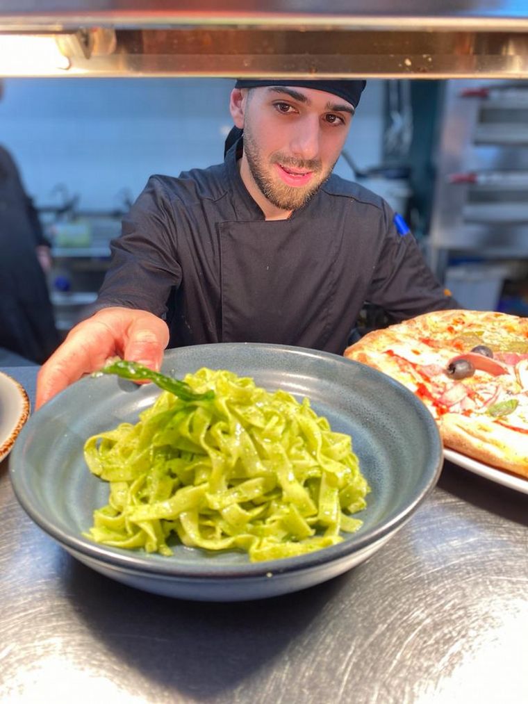 FOTO: Martín es un cocinero cordobés que busca instalarse en los Alpes italianos.