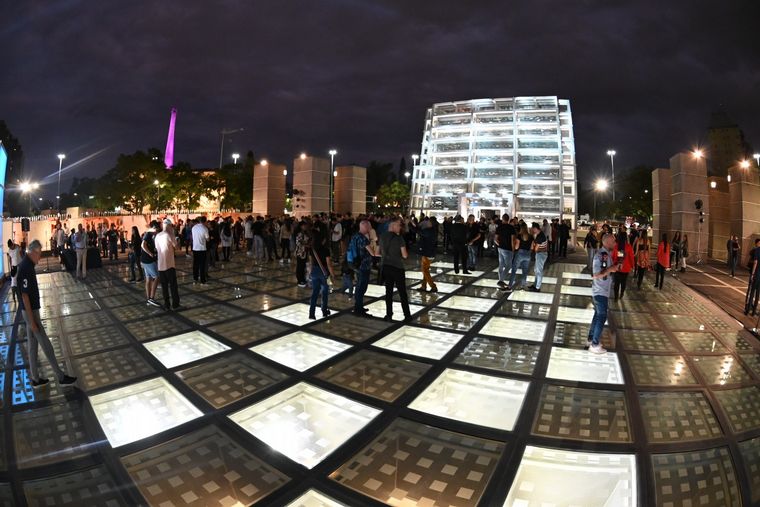FOTO: Presentaron la puesta en valor de la Plaza España