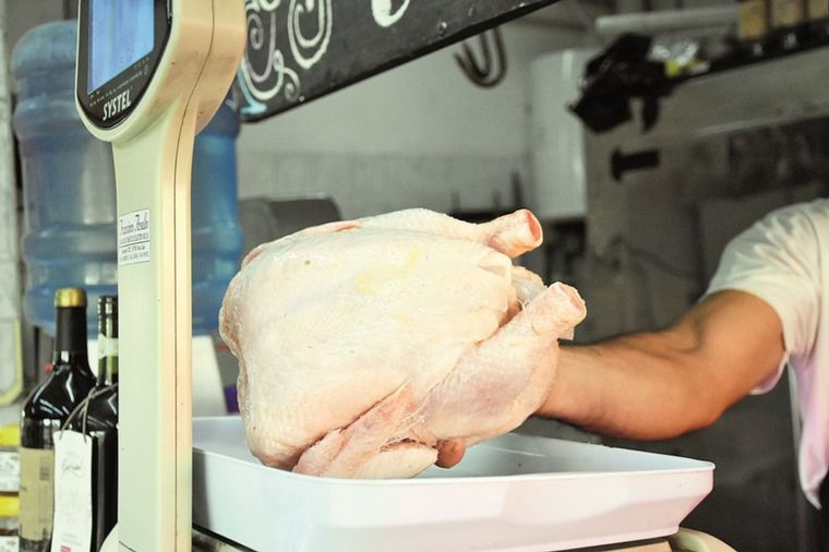 Nuevo aumento del pollo en Córdoba: el kilo ya se consigue a $ 780 - Notas  - Siempre Juntos - Cadena 3 Argentina
