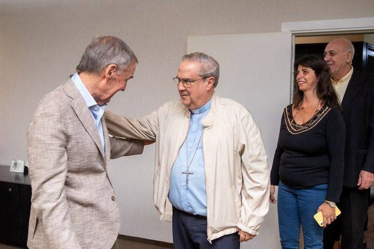 FOTO: El gobernador de Córdoba dialogó con los representantes de distintos credos. 