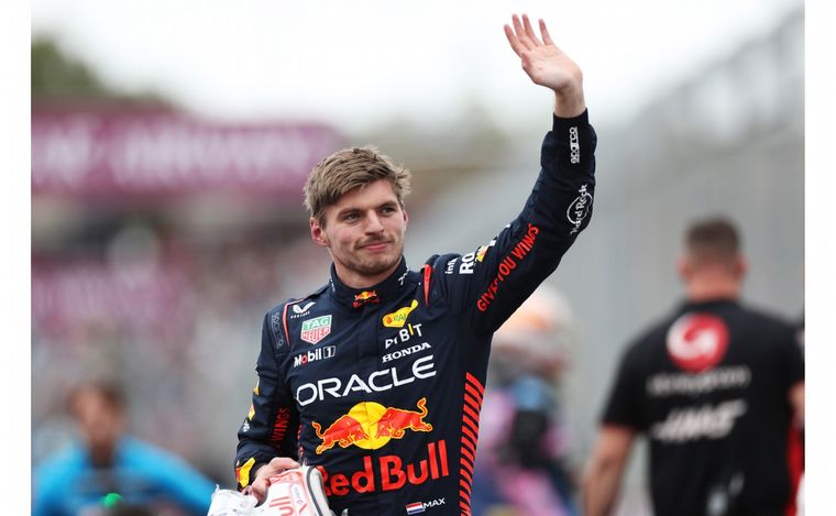 Max saluda, Melbourne dejó de ser su 'figurita difícil' y anotó su pole #22