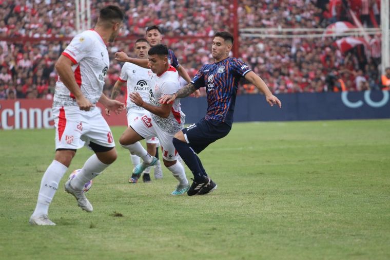 Instituto y Talleres se enfrentan en Alta Córdoba.