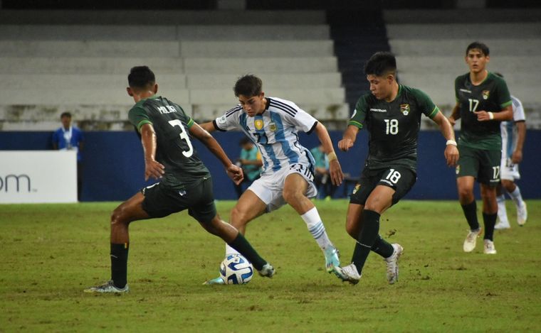 FOTO: Sudamericano Sub-17: Argentina le ganó a Bolivia 1-0 con gol de Valentino Acuña.
