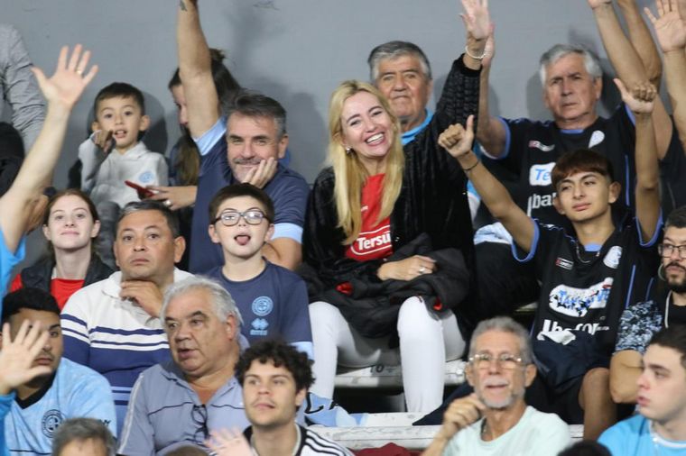 FOTO: Los hinchas de Belgrano coparon las tribunas del Mario Alberto Kempes.