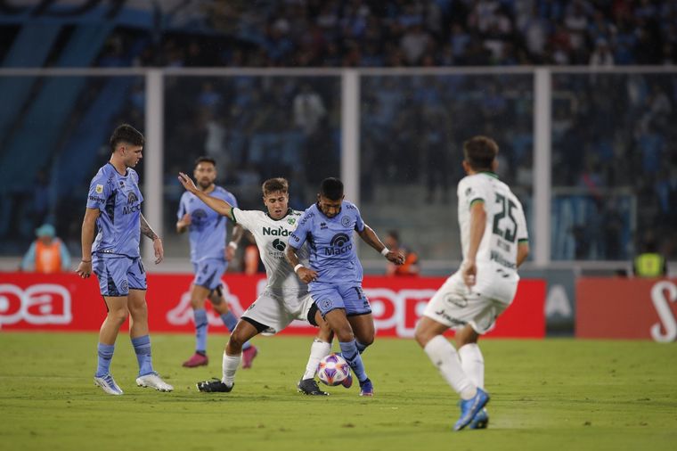 Belgrano-Sarmiento, un intenso duelo en el Kempes.