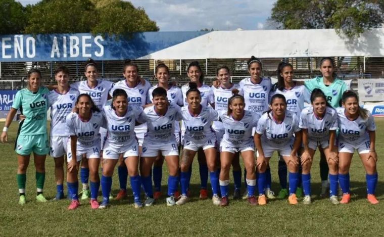 Argentino de Rosario venció a Camioneros por 2-0 de visitante. 