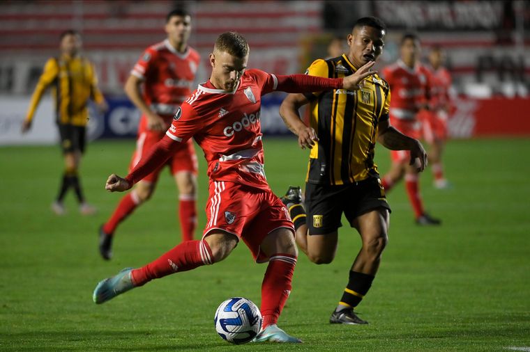 FOTO: Lucas Beltrán fue el jugador más destacado de la derrota de River. (CARP)