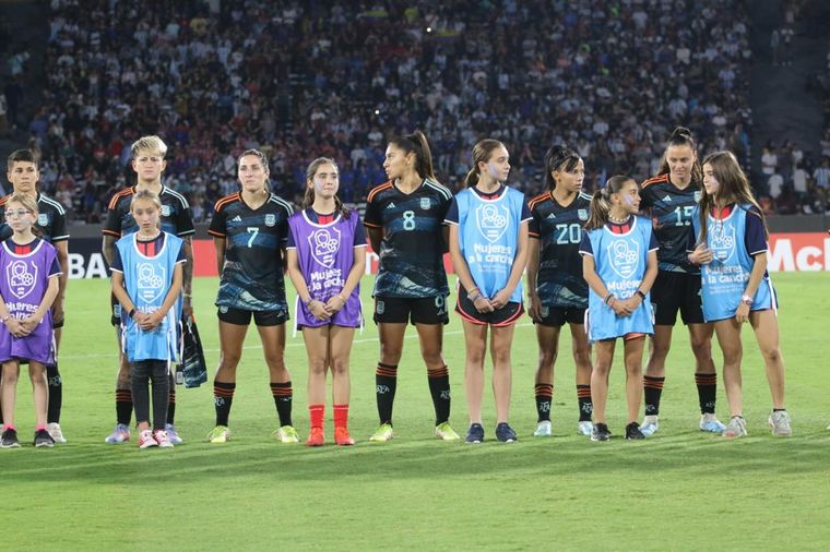 El seleccionado femenino se mide con Venezuela en el Kempes