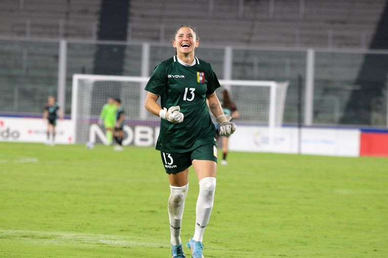El seleccionado femenino se mide con Venezuela en el Kempes