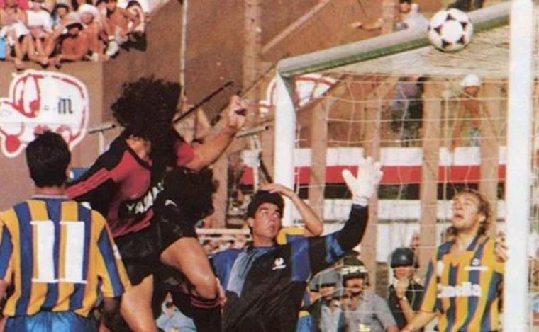 El vuelo del Pájaro: Domizzi convierte el gol en un histórico triunfo clasico de NOB.