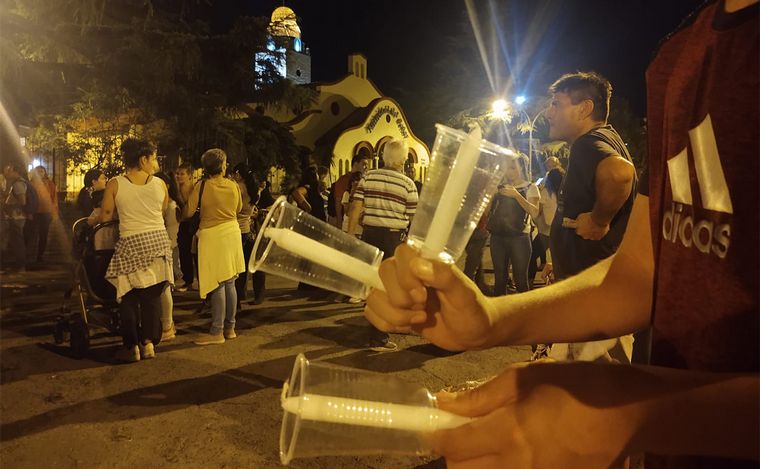 FOTO: Rosario: otro masivo Vía Crucis del Padre Ignacio en barrio Rucci. 