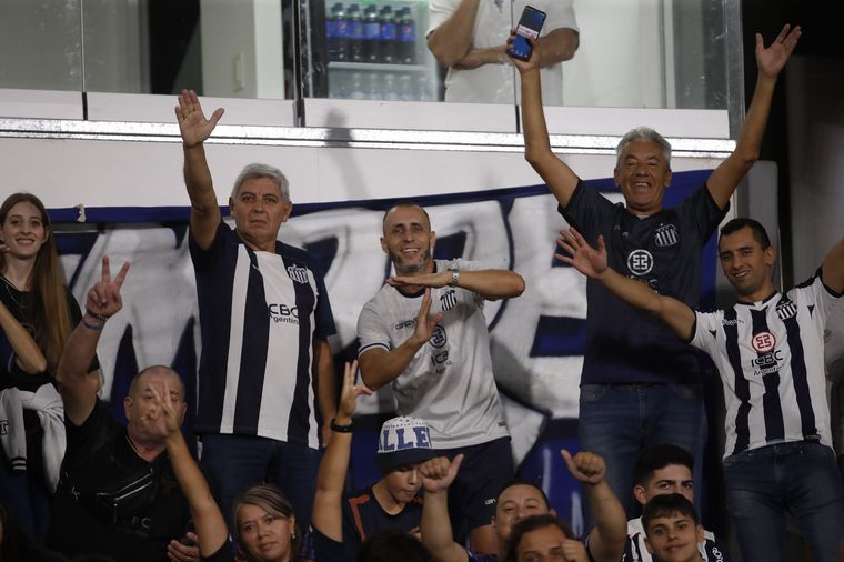 Los hinchas de Talleres coparon las tribunas del Mario Alberto Kempes.