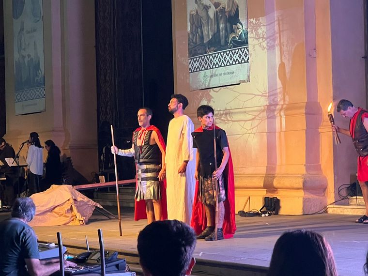 Las procesiones de fe se vivieron en todo el país.