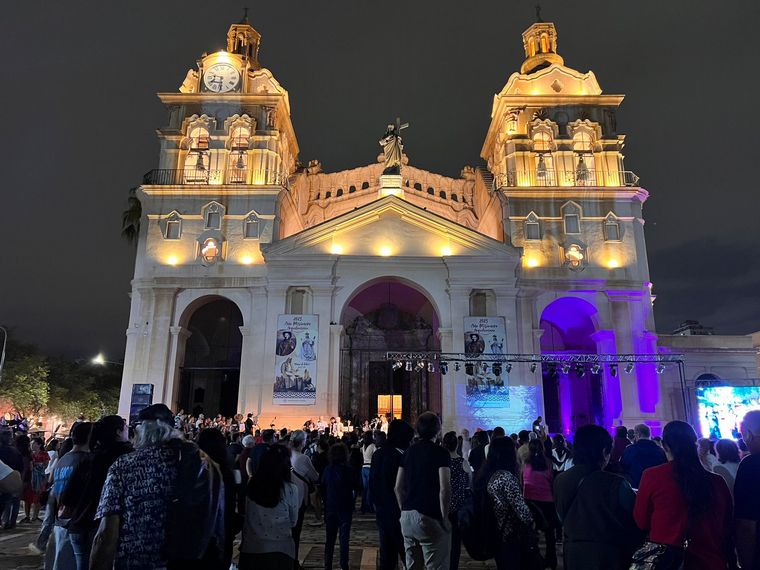 Las procesiones de fe se vivieron en todo el país.