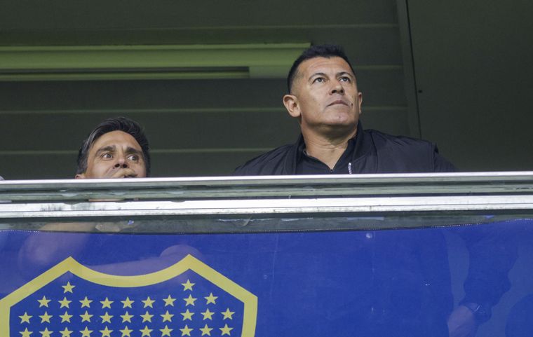 Jorge Almirón, futuro DT de Boca, vio el partido desde el palco.