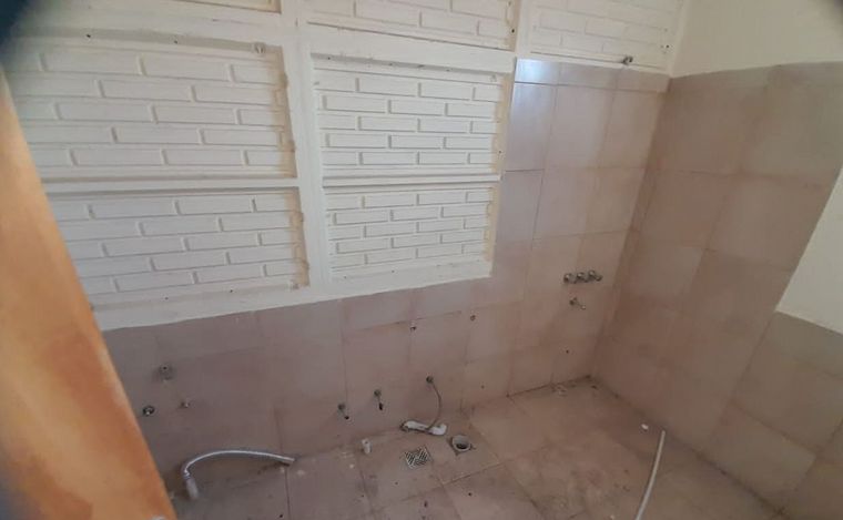 Las viviendas estaban vandalizadas cuando la gente las ocupó.