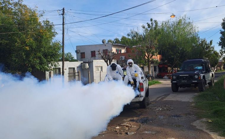 Contra el Dengue: Se realizaron trabajos de fumigación en barrios de Rosario.
