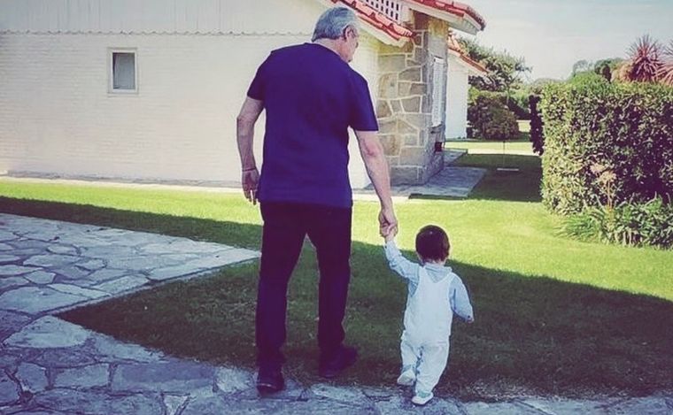FOTO: Con una foto, Fernández celebró el primer año de su hijo Francisco: 
