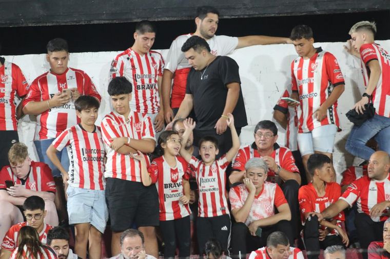 Los hinchas de Instituto colmaron las tribunas del Monumental de Alta Córdoba.
