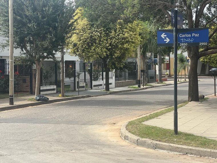 Balearon a un joven para robarle el celular en barrio San Carlos.