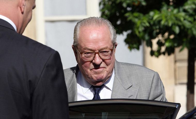 Jean-Marie Le Pen, fundador de la ultraderecha francesa, fue internado en París.
